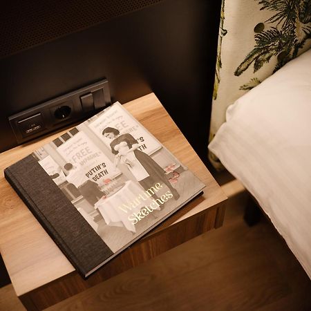Mola Mola Apart Hotel Лвив Екстериор снимка