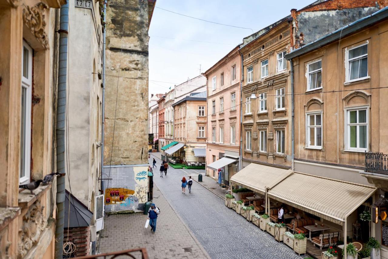Mola Mola Apart Hotel Лвив Екстериор снимка