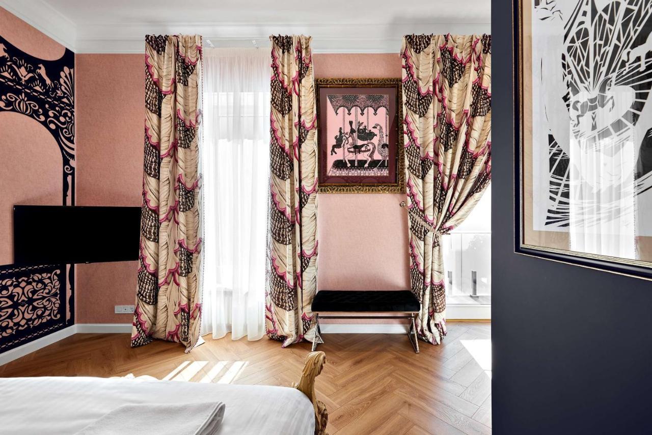 Mola Mola Apart Hotel Лвив Екстериор снимка