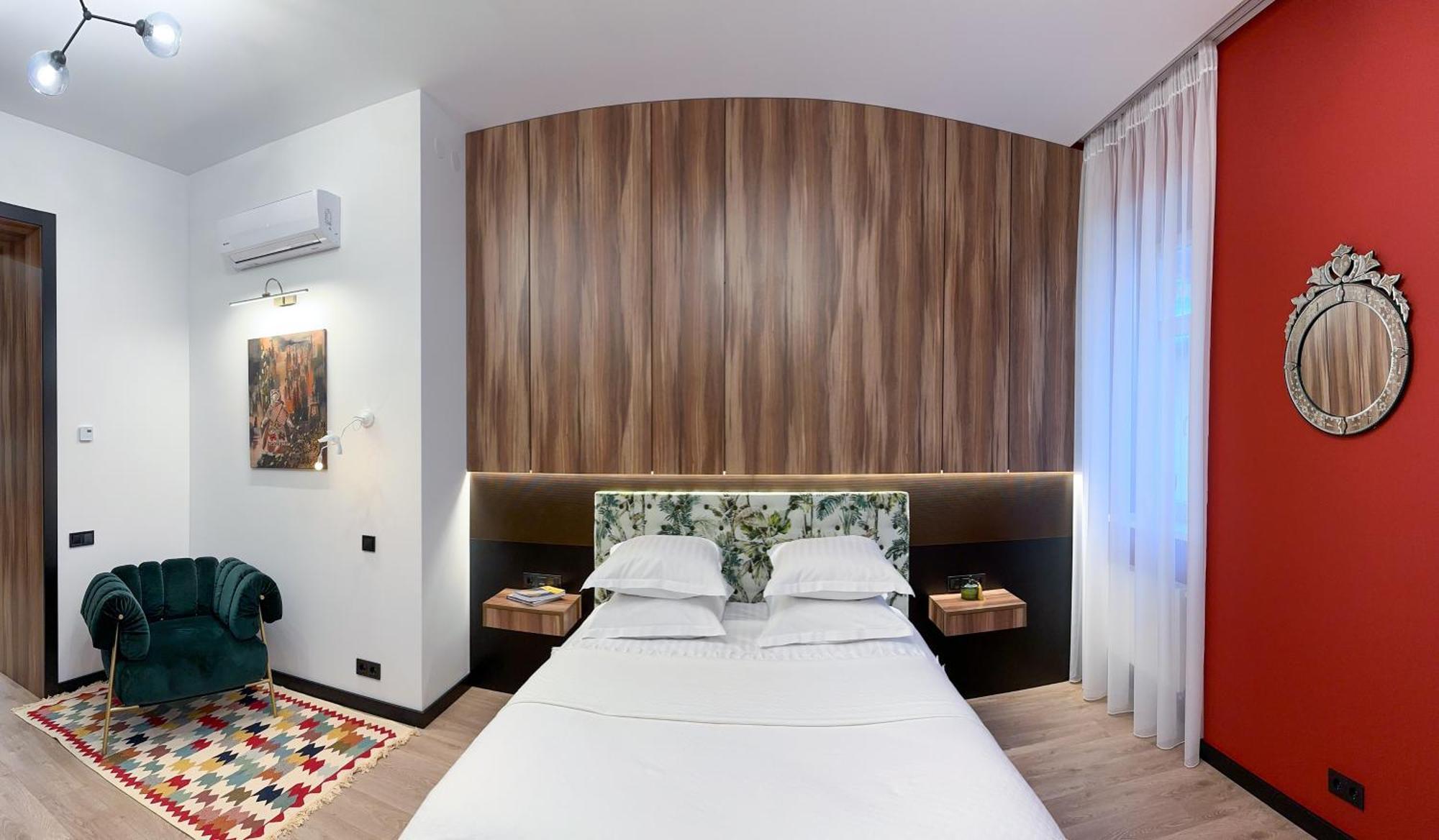 Mola Mola Apart Hotel Лвив Екстериор снимка