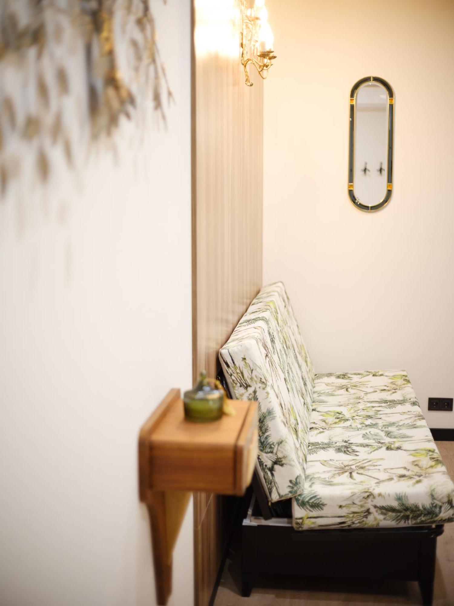 Mola Mola Apart Hotel Лвив Екстериор снимка