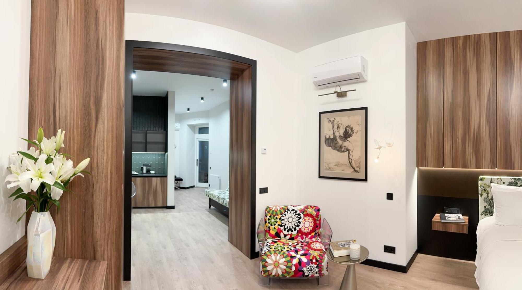 Mola Mola Apart Hotel Лвив Екстериор снимка