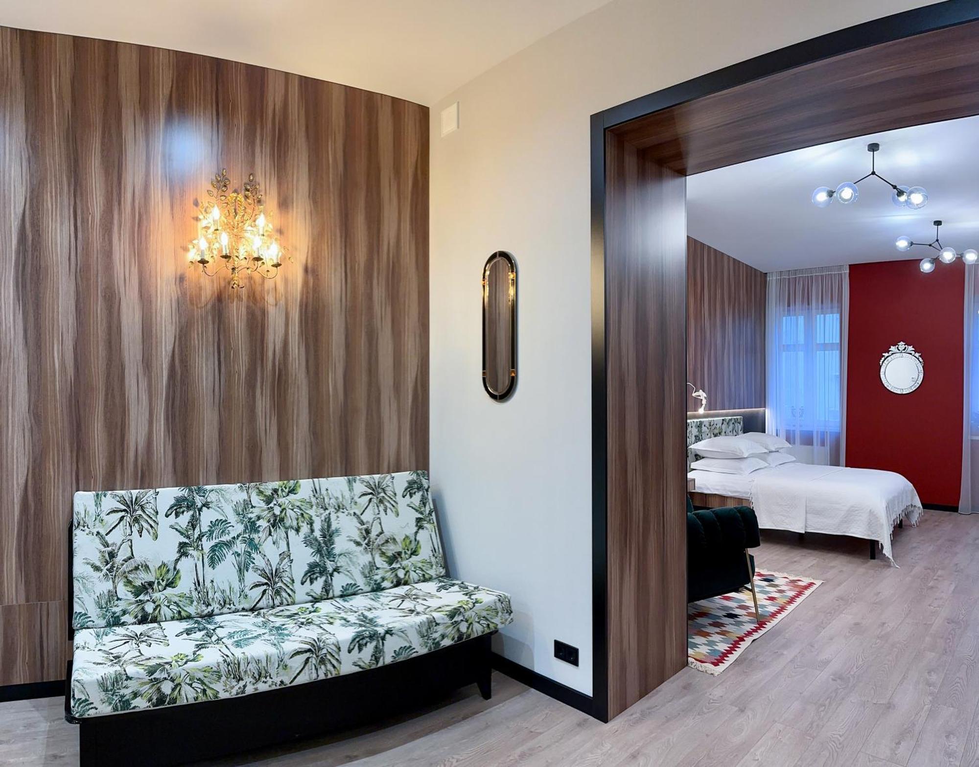 Mola Mola Apart Hotel Лвив Екстериор снимка