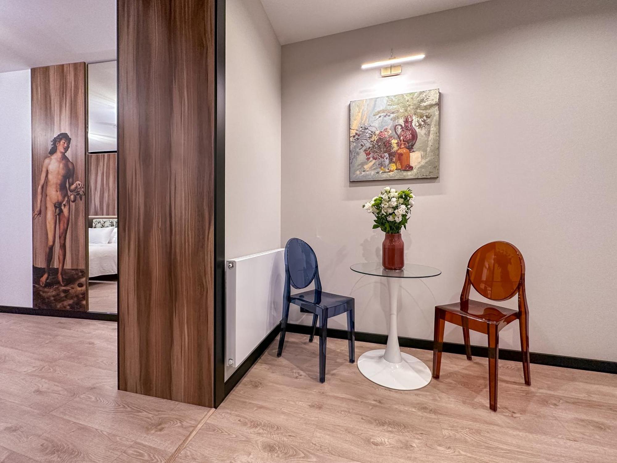 Mola Mola Apart Hotel Лвив Екстериор снимка